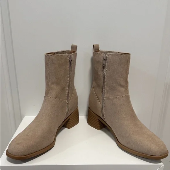 Universal Thread Taupe Ankle Booties - Picture 2 of 5